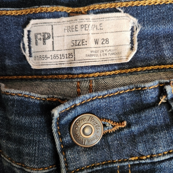 Free People High Rise Busted Knee Cropped Skinny Jeans, Medium Wash,  Size 28 - Picture 4 of 11